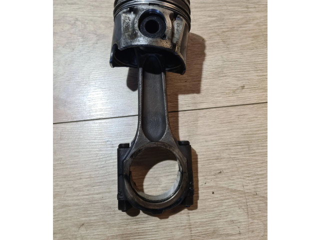Поршень с шатуном Volvo V70
