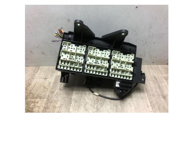 Блок предохранителей Jaguar XE