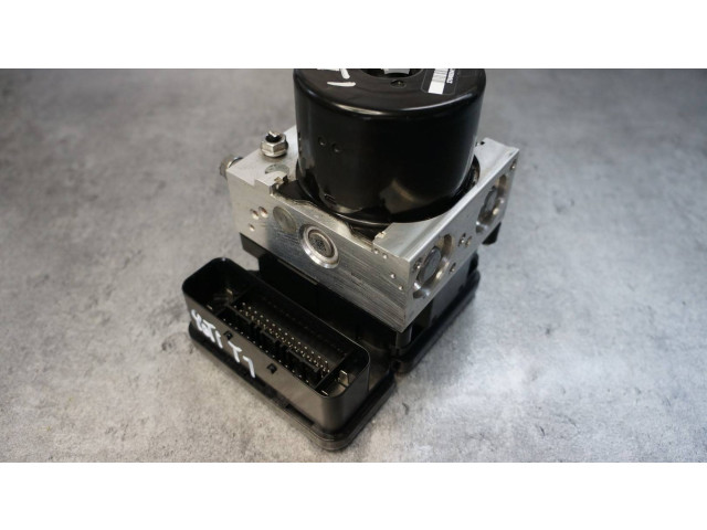 Топливная рампа 1K0907379CB, 1K0614517EH   Skoda Yeti (5L)   для двигателя CUUA