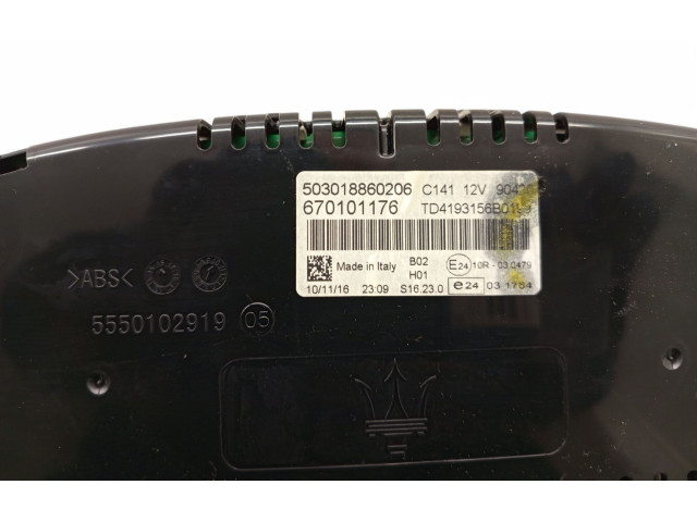 Přístrojová deska Maserati Levante 2017 670101176