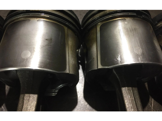  Поршень с шатуном  084157  Land Rover Freelander  