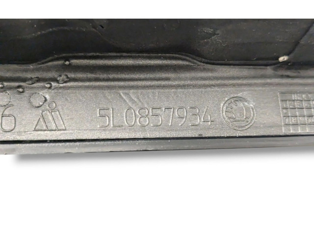 Зеркало электрическое Skoda Yeti (5L) 2009 - 2017 года