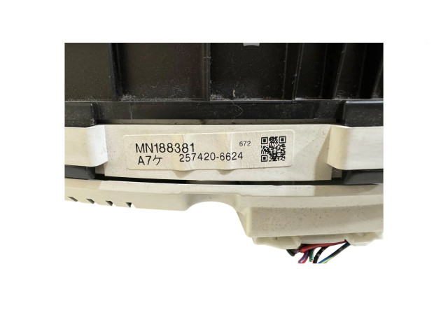 Панель приборов MN188381, 2574206624 Mitsubishi Grandis