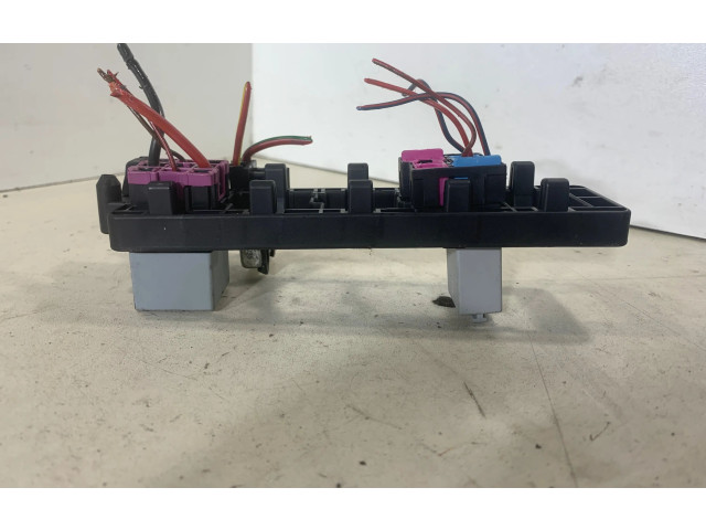 Pojistková skříňka 1K1937503 Volkswagen Passat Alltrack 2009