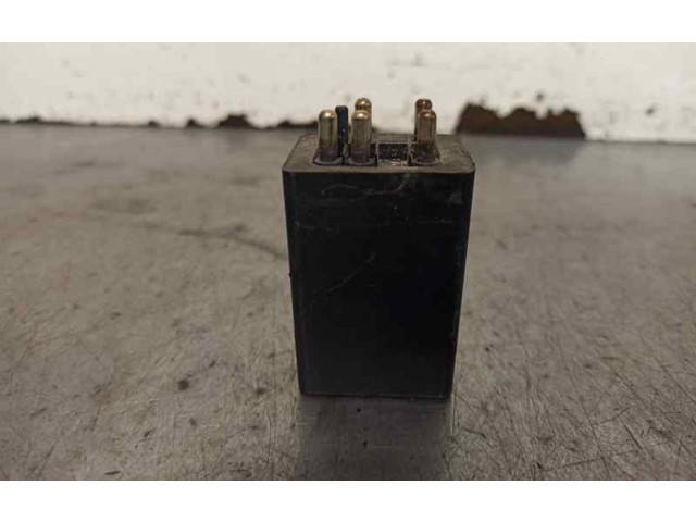 Pojistková skříňka 0035453205, 0539109003 Mercedes-Benz C W202 1995