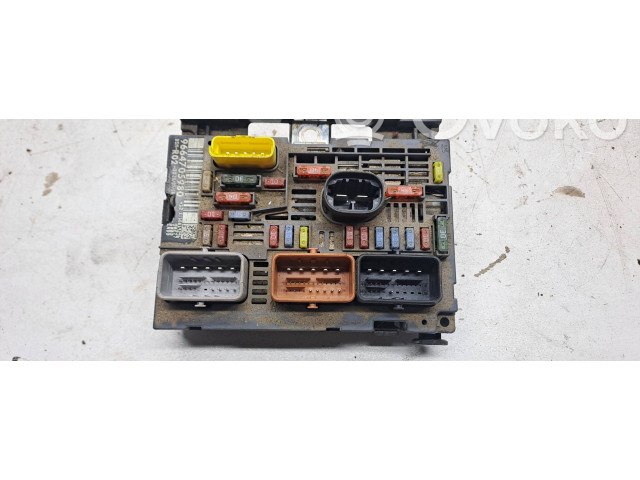 Блок предохранителей 9664705980   Citroen C5    