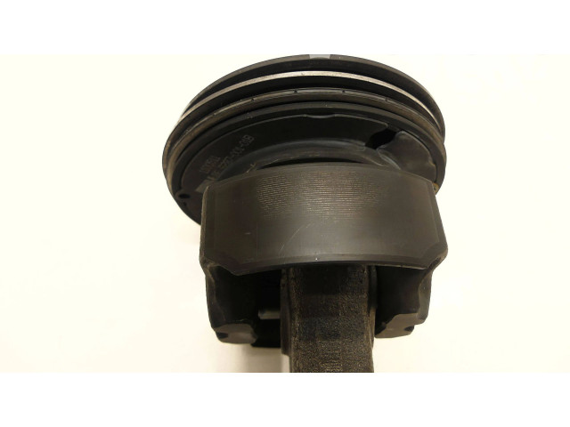 Поршень с шатуном YS23 866287 Nissan Navara D23