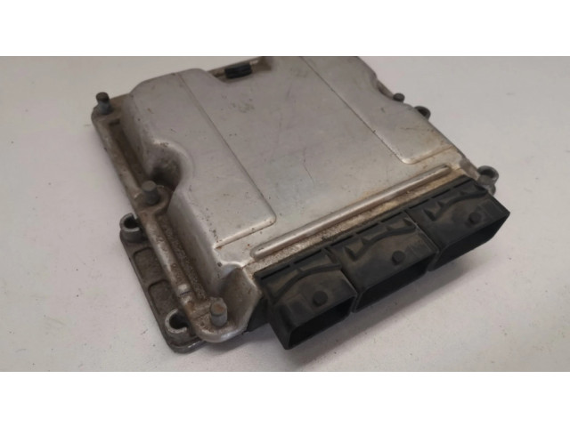 Řídící jednotka 0281010819 Renault Scenic I 2000