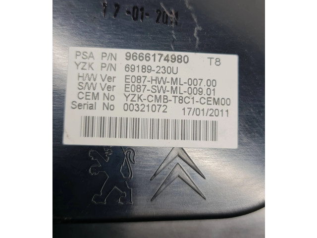 Přístrojová deska Peugeot 3008 I 2011 9666174980, 00321072