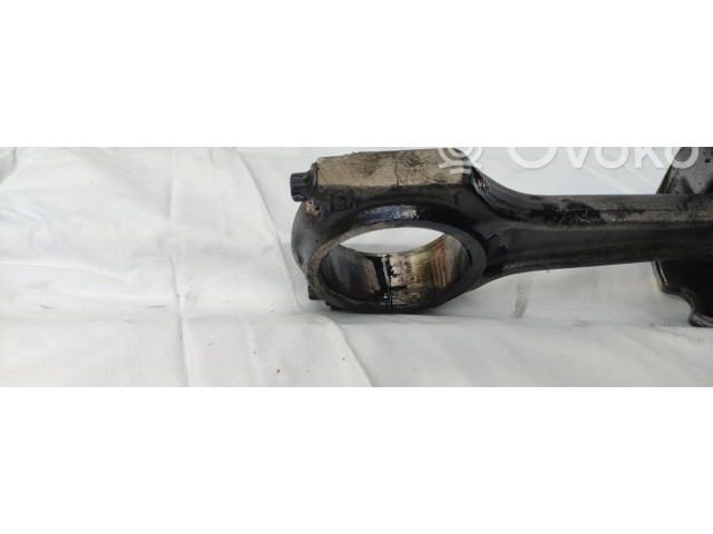 Поршень с шатуном Jeep Cherokee III KJ для дизельного двигателя 2.8