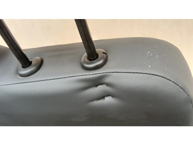 Переднее двухместное сиденье