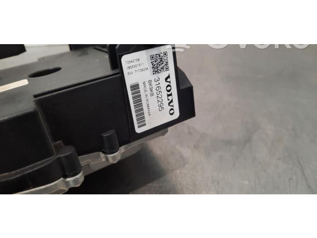 Pojistková skříňka 31652295 Volvo V60 2018