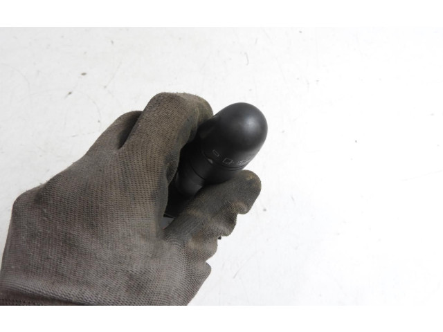 Ручка стеклоочистителей 6001551357   Dacia Sandero