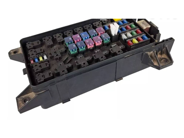 Блок предохранителей 94500-3E160   KIA Sorento    
