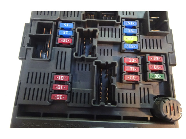 Pojistková skříňka Řídící jednotka BSM 284B71HR0C Nissan Micra C+C 2013