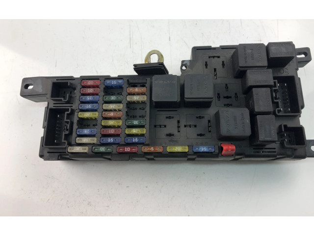 Блок предохранителей  518322003   Volvo V70    