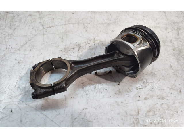 Píst Volkswagen Tiguan CFFB