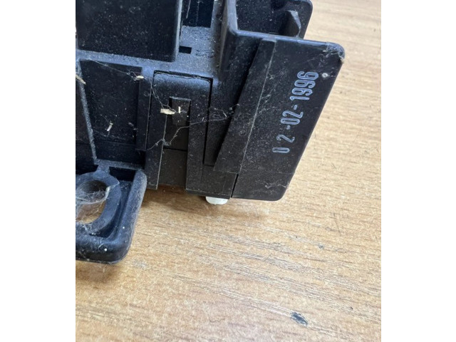 Pojistková skříňka 4A0941822, F3859 Audi A6 S6 C4 4A 1997