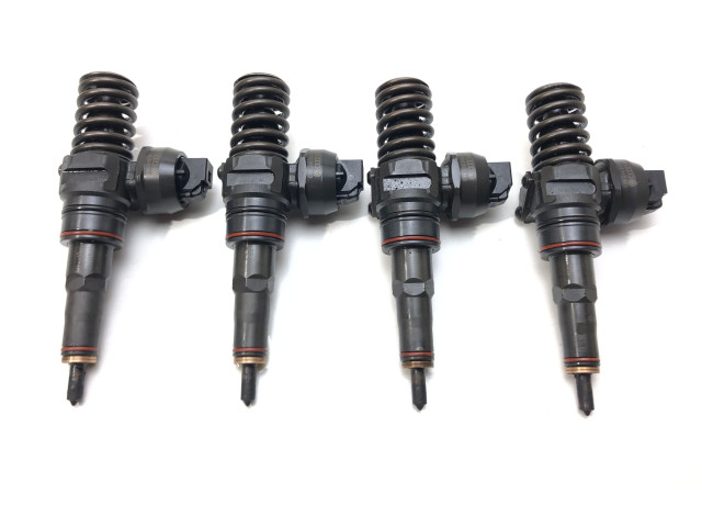 Комплект форсунок 0414720213    Audi A3 S3 8L   