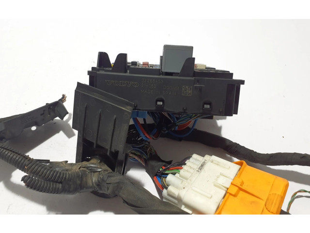 Блок предохранителей 32268453 Volvo S60