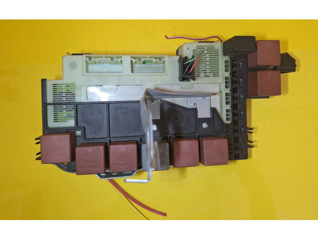 Блок предохранителей 7700415565 Renault Clio II