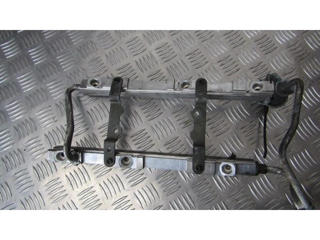 Топливная рампа 17096875 Pontiac Montana 3.4