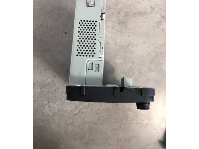 Pojistková skříňka 1K8035150G Volkswagen Caddy 2015