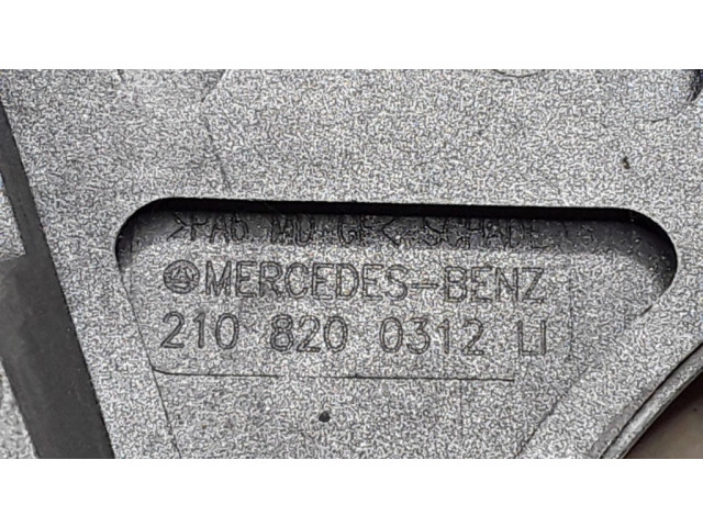 Отделка переднего фонаря