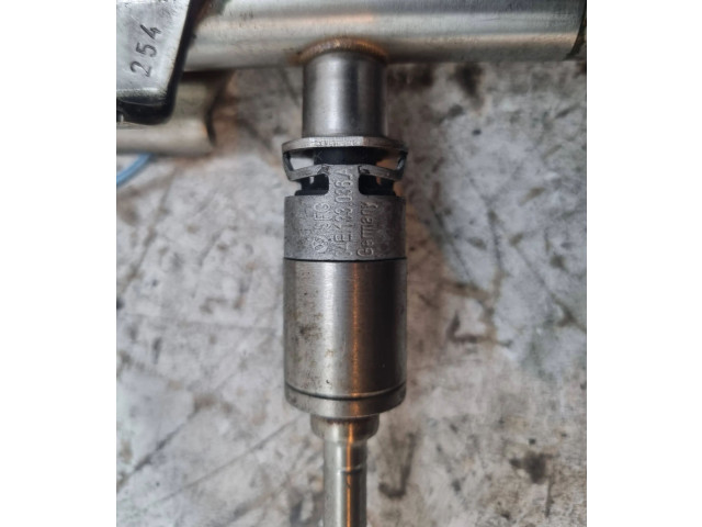 Топливная рампа 04E133320D, 04E133036A   Skoda Octavia Mk3 (5E)  