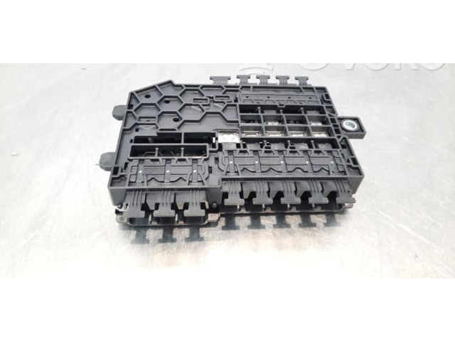 Блок предохранителей  A2135406200   Mercedes-Benz EQC    