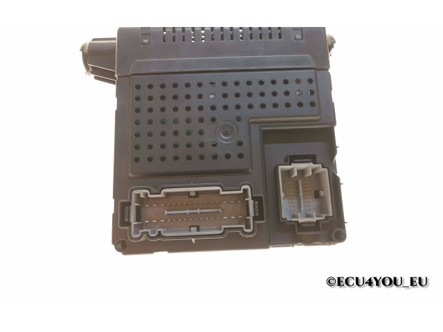 Блок предохранителей 30795114, 28073267   Volvo V70    