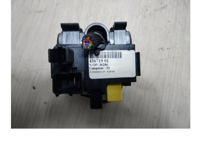 Блок предохранителей Peugeot 2008 II