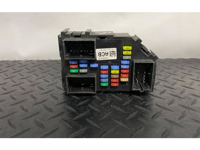 Блок предохранителей  20828606   Chevrolet Suburban    