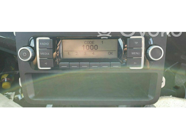 Радио/ проигрыватель CD/DVD / навигация