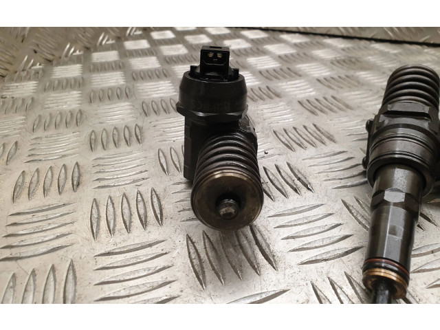 Vstřikovač 038130073BN   Volkswagen Caddy     