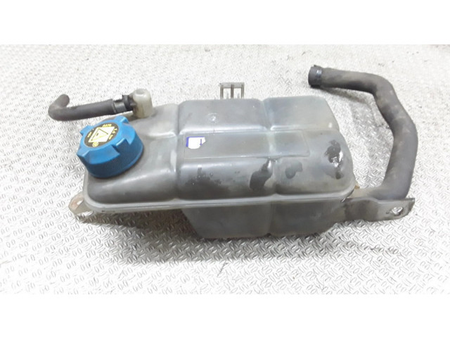 Расширительный бачок охлаждающей жидкости    