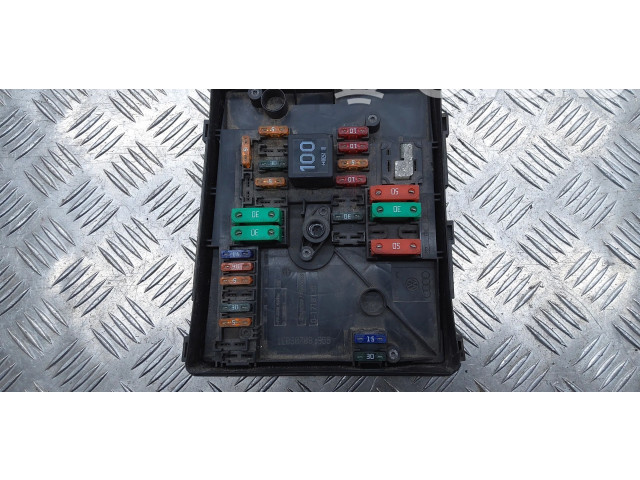 Pojistková skříňka 1K0937800BG, 1K0937125A Volkswagen Caddy 2008