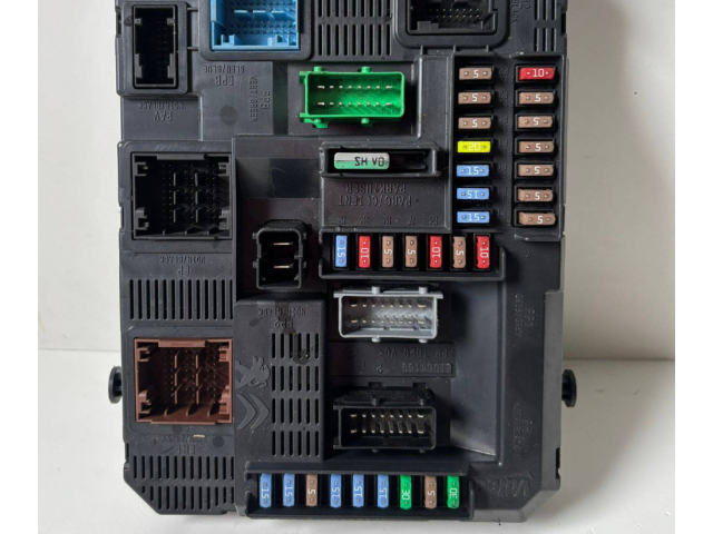 Блок предохранителей 9807531680 Peugeot 2008 I