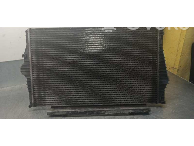 Интеркулер  30748808, 989581K   Volvo XC90 