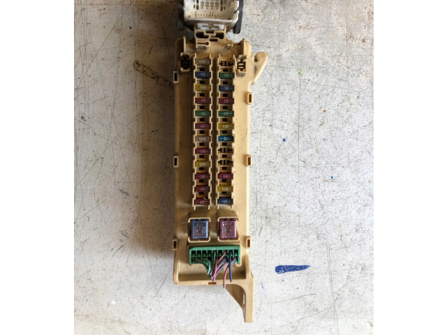 Pojistková skříňka Mazda MPV II LW 2001