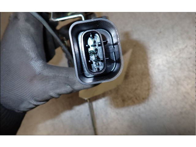 Zámek zadních dveří 8251065D01   Suzuki Grand Vitara I 1999