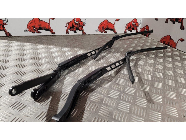 Ножка стеклоочистителей лобового стекла