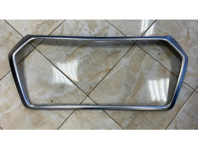 Передняя решётка Audi Q3 8U 2011-2016 года