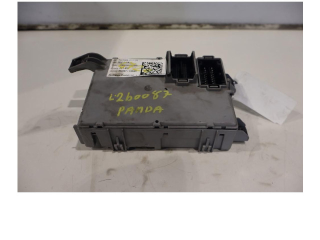   Pojistková skříňka 00519584720   Fiat Panda III 2011