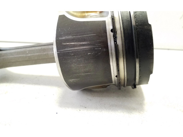 Поршень с шатуном 4n14 M174 Mitsubishi Outlander