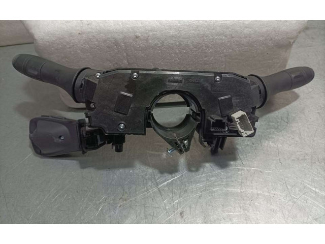 Ручка стеклоочистителей 255670975R, 10508388 Dacia Sandero