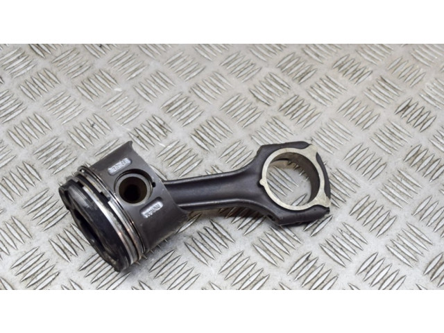 Píst A6110300320, A6110300717 Mercedes-Benz C W203 pro naftový motor 2.2 OM 611.962