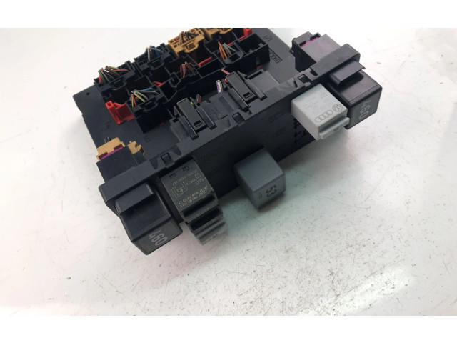 Блок предохранителей 3C0937049AH Volkswagen Caddy