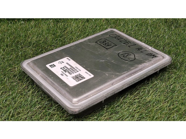 Блок управления двигателем Блок управления 12692812, 811839393 Chevrolet Cruze II