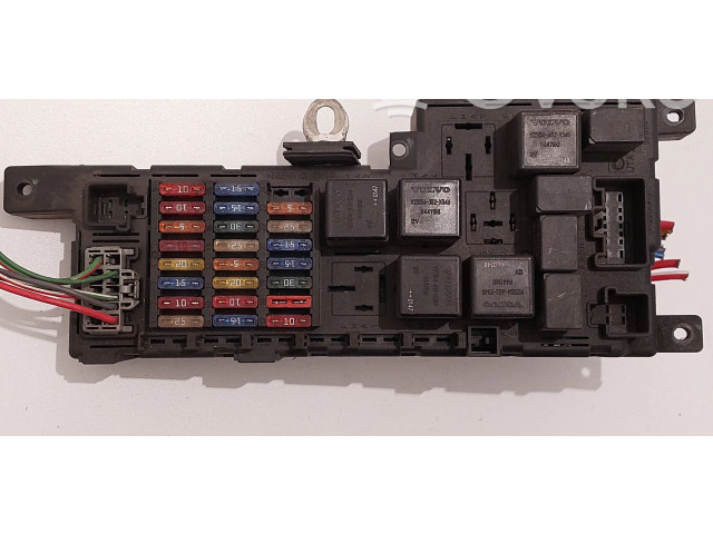 Блок предохранителей 8637841, 518717004   Volvo V70    